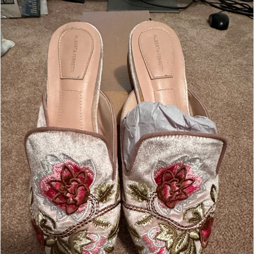 Larosa  pink slip on shoe